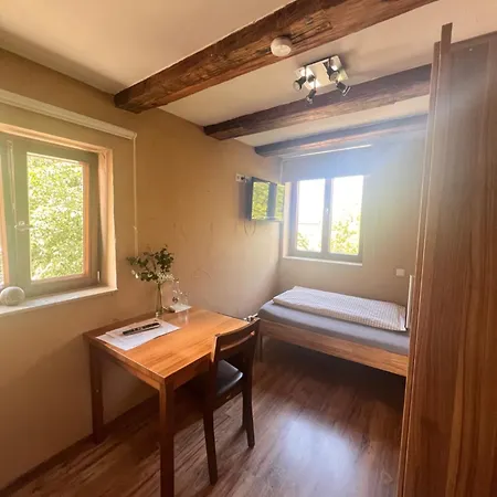 海克斯温科尔酒店 Wiernsheim